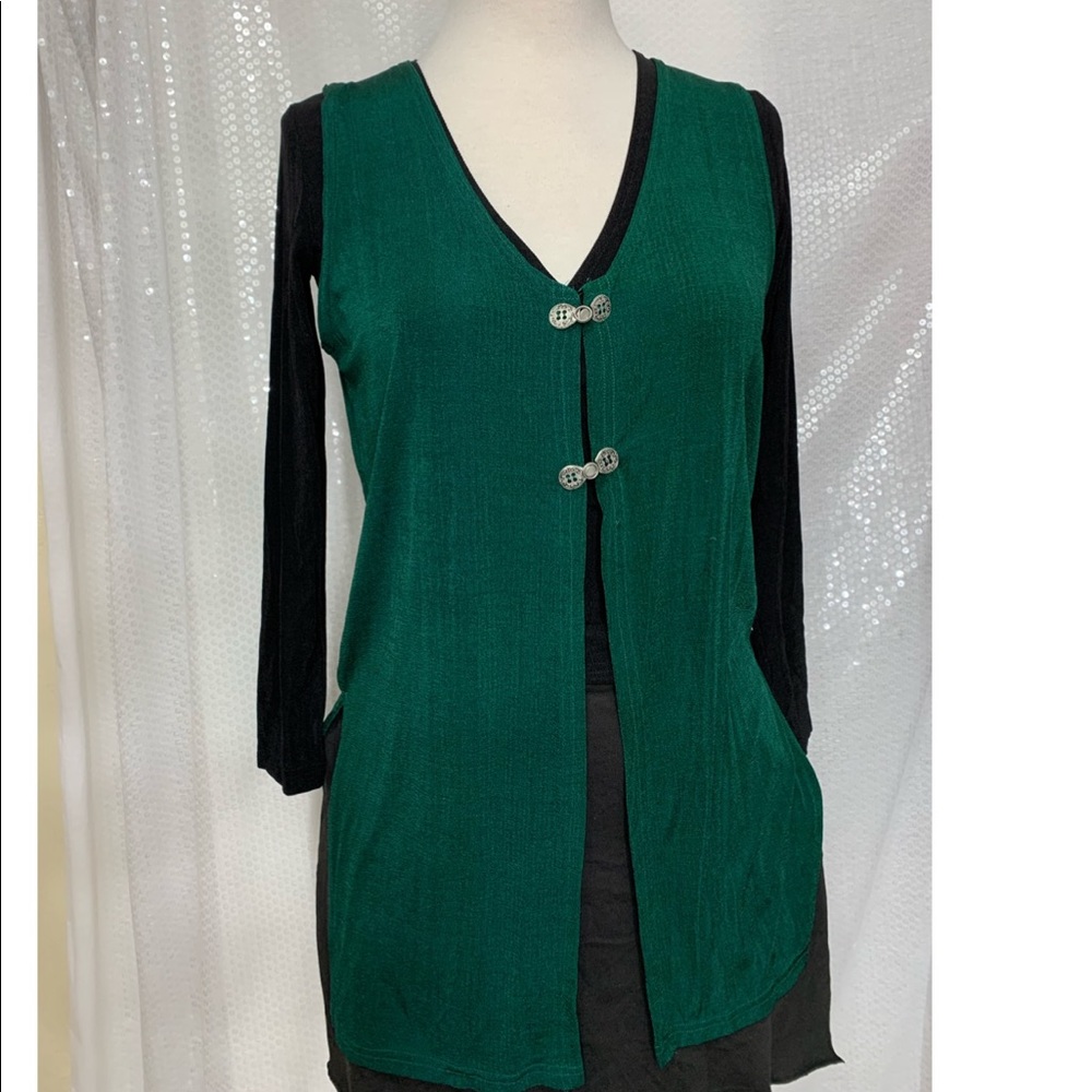 Vest - Picture 2 of 4